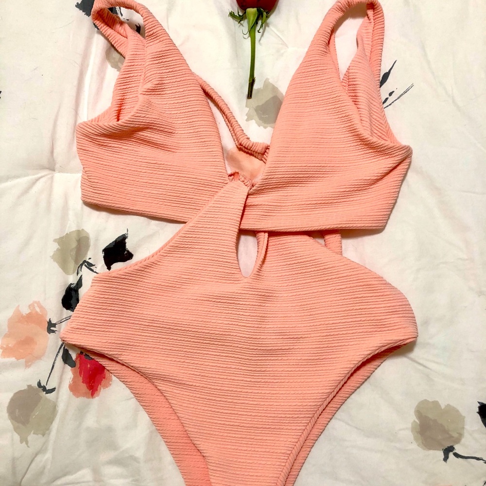 CUPSHE One Piece.